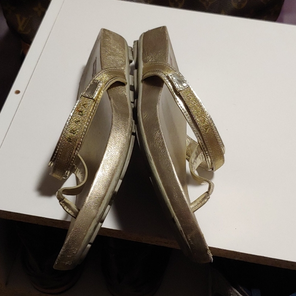Prada gold flip flips SZ 36/6 - Picture 3 of 16